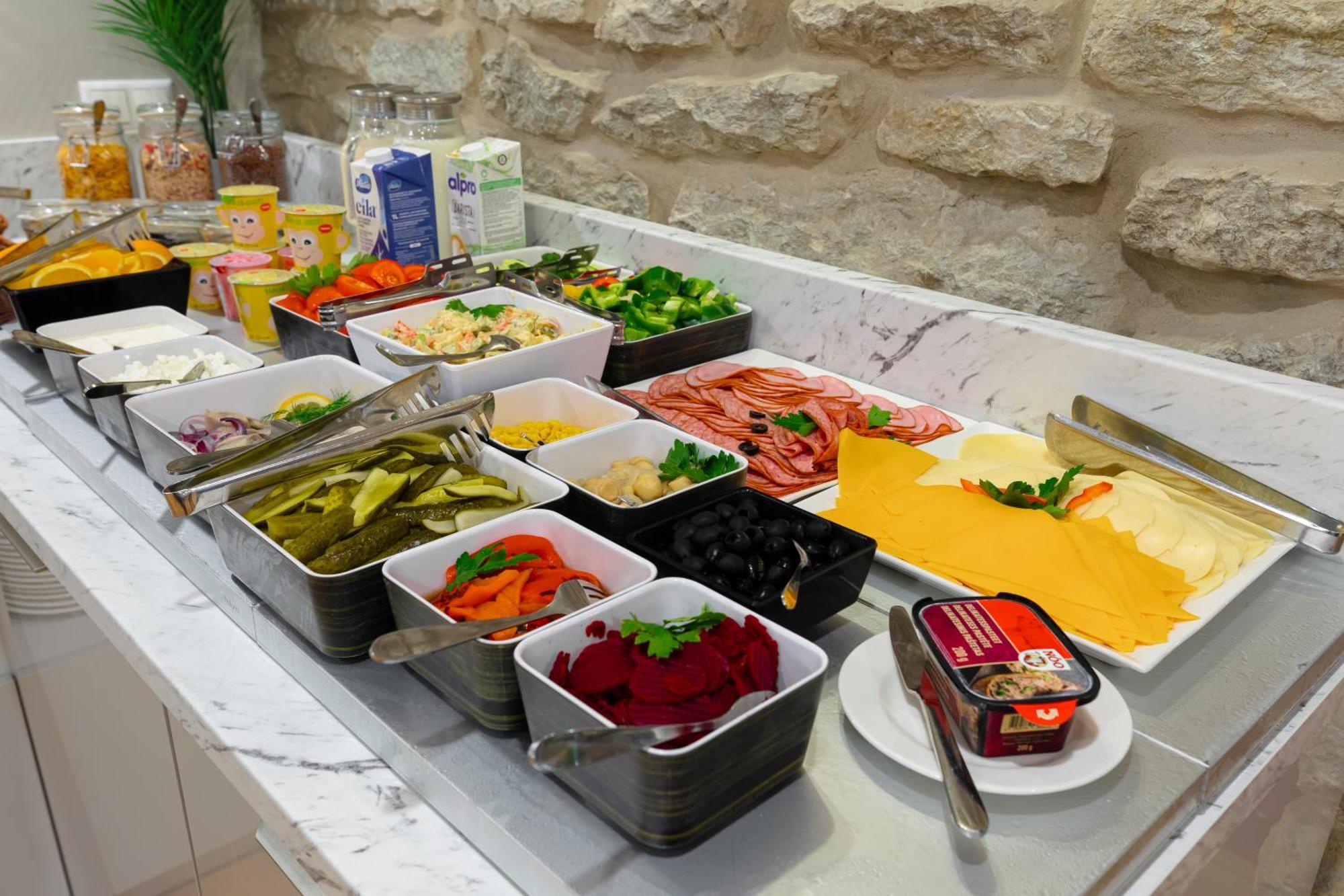 Rixwell Viru Square Hotell 3*