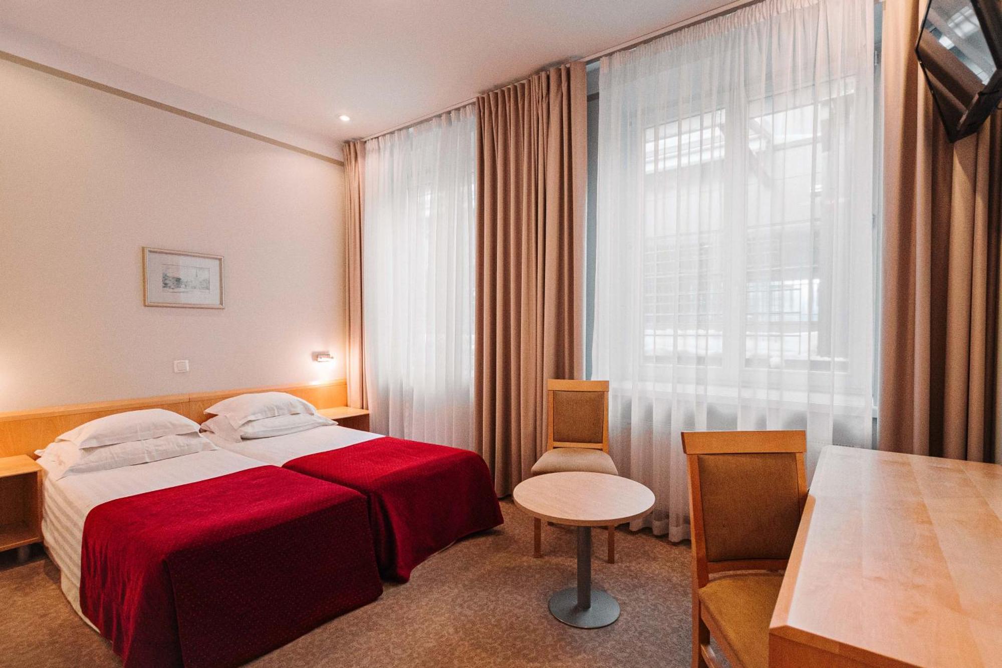 Rixwell Viru Square 3*